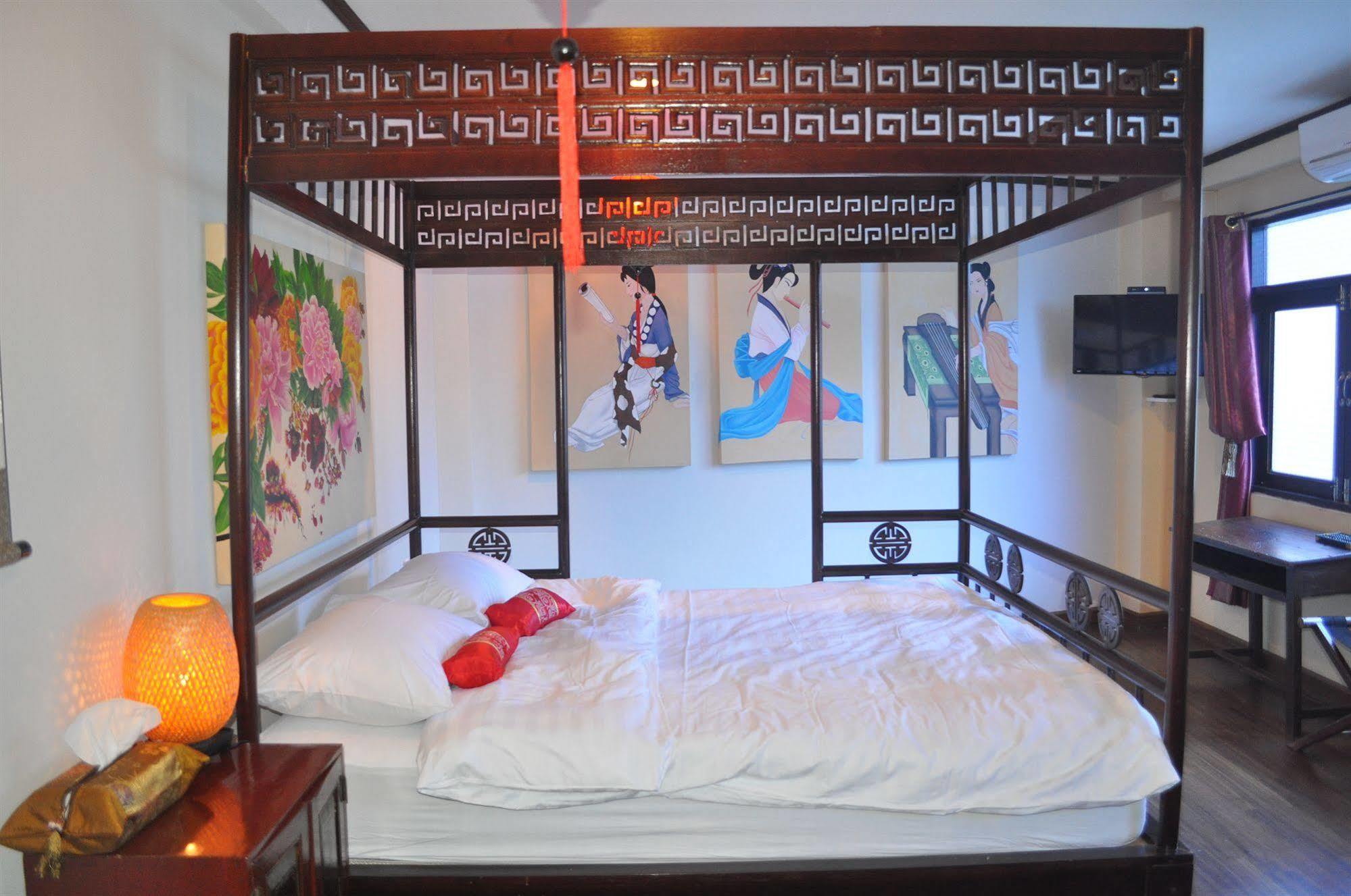 Around The World Bed And Breakfast Bangkok Ngoại thất bức ảnh